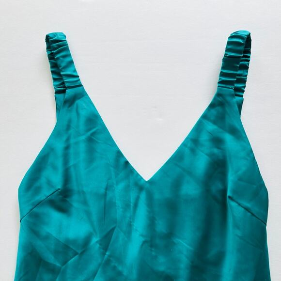 Hemline Rita Miin Ruffle Dress Emerald Green Size Medium Satin Cocktail Party - Picture 3 of 11